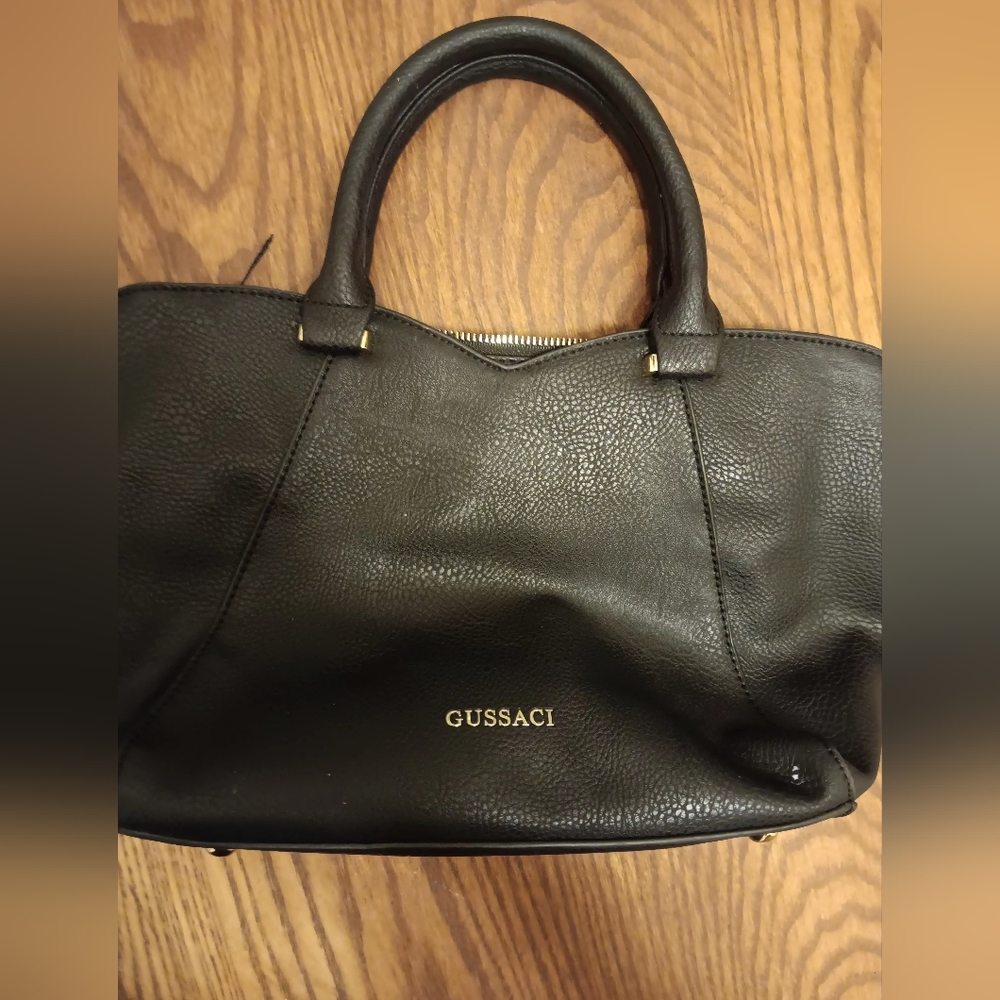 Black leather Gussaci purse